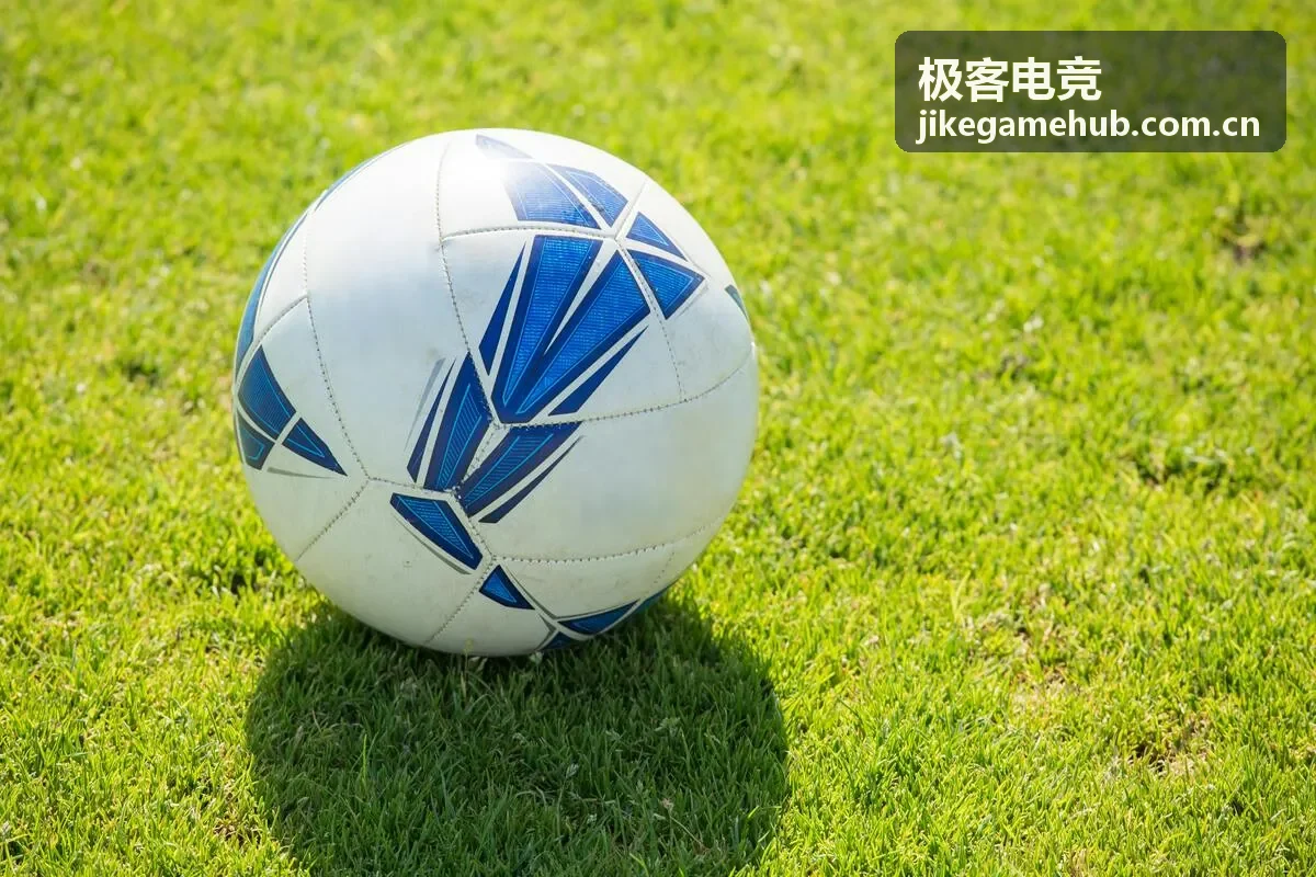 极客电竞开黑场景：查看版本英雄推荐与连招思路